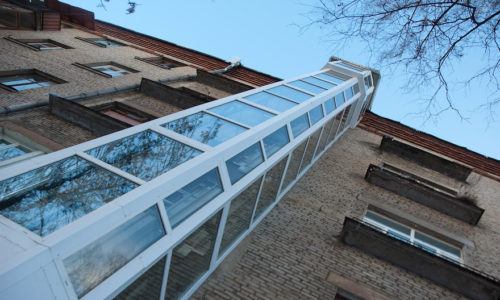 Особенности и преимущества приставных лифтовых шахт