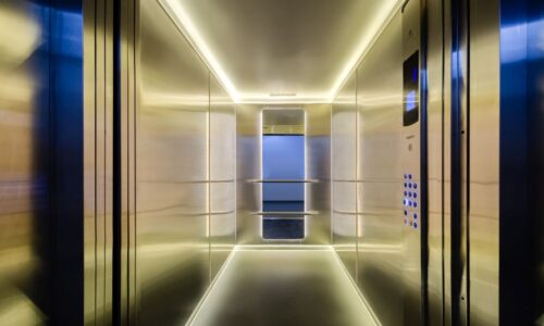 Лікарня Uclinic, м. Київ — виробництво та монтаж медичних ліфтів