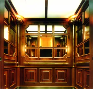 Декоративное устройство лифта